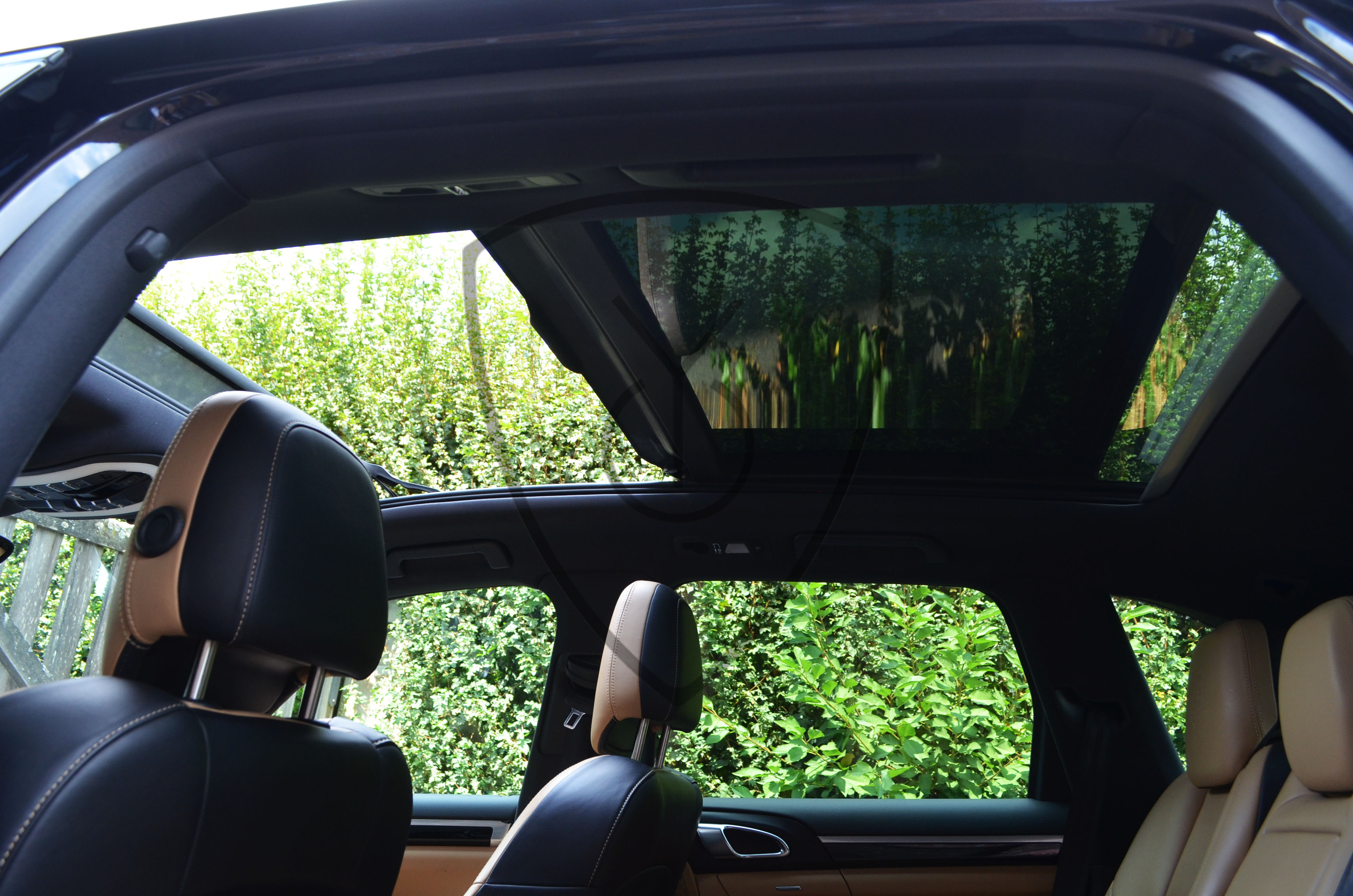PORSCHE CAYENNE 3.0D PLATINIUM — image 17